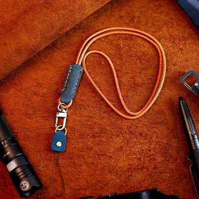 OEM Universal Phone Lanyard Strap Adjustable Leather Neck Phone Strap Dengan Patch Metal